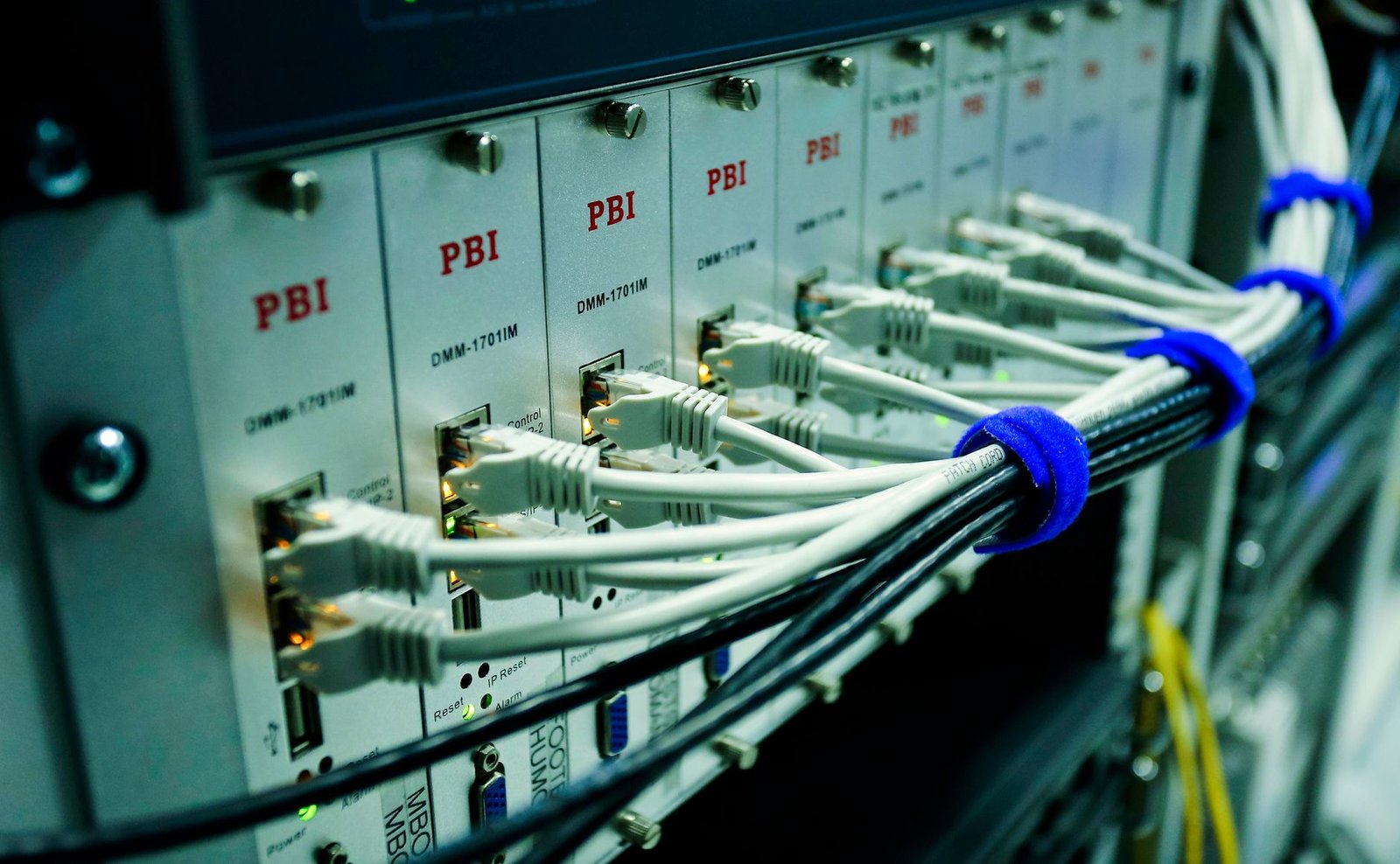 Diagram: workstations connect to a shared VPS